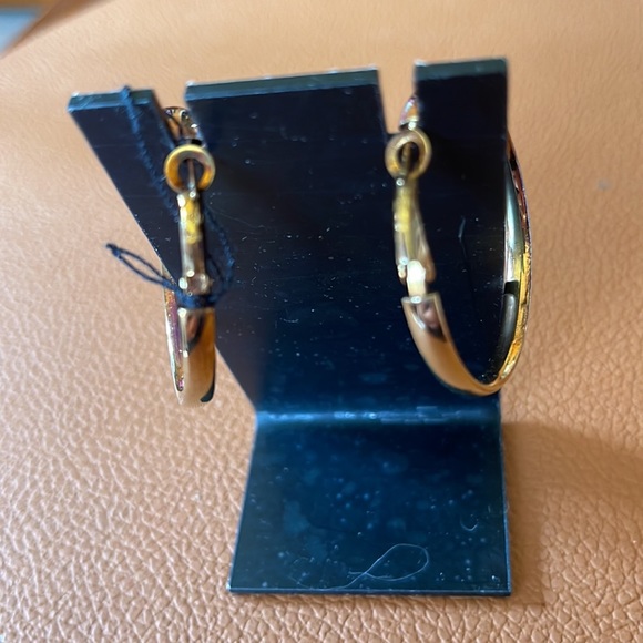 Made in Dominican Republic Gold plated over Sterling Silver 1.5” Hoop Earrings - Picture 2 of 3